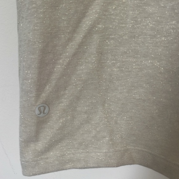 Women’s lululemon metallic top - Picture 4 of 4